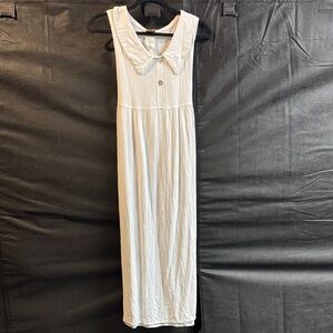 Elegant White Maxi Dress with Collar